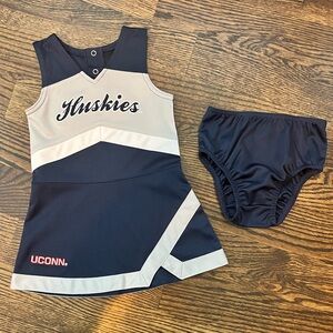 UConn Connecticut Huskies 2T Cheerleading Cheerleader 📣 Uniform Dress